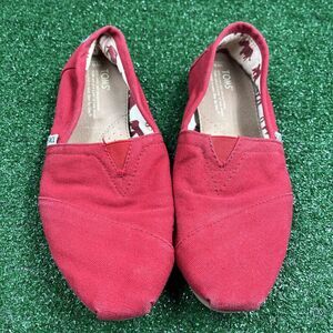 TOMS Women's Classic Red Canvas Slip-On Comfort Shoes Casual Loafers Flats Sz 8W
